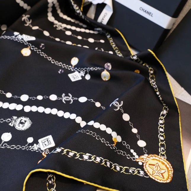 CHANEL 26S SCARF 90 IN SILK 311797