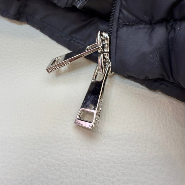 MONCLER 25S SHORT DOWN JACKET 405
