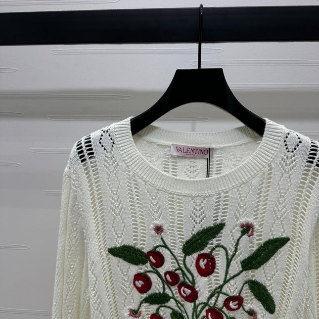 VALENTINO CREW NECK LONG-SLEEVE EMBROIDERED KNIT TOP 274957