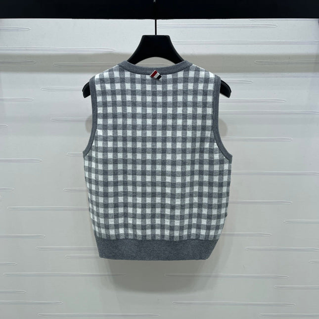 THOM 26S SLEEVELESS SWEATER STYLE 126