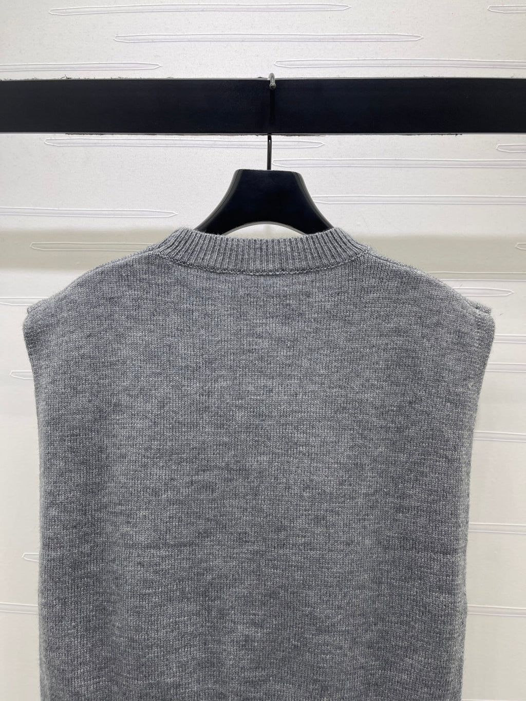 CHANEL 26S CONTRAST KNIT VEST 1323