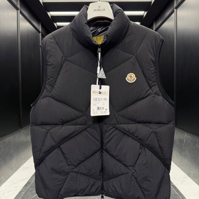 MONCLER 25S SLEEVELESS JACKET 479