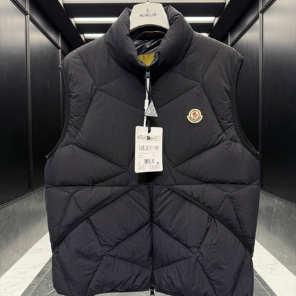 MONCLER 25S SLEEVELESS JACKET 479