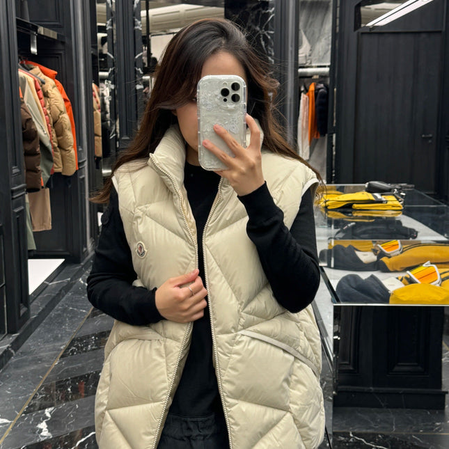 MONCLER 25S SLEEVELESS JACKET 462