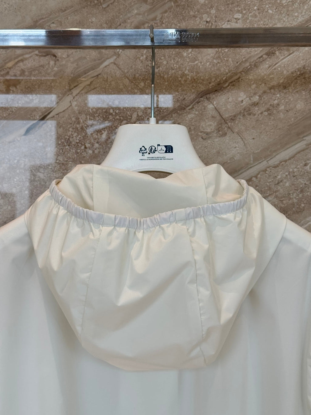 MONCLER 26S HOODED ZIP-UP JACKET 685