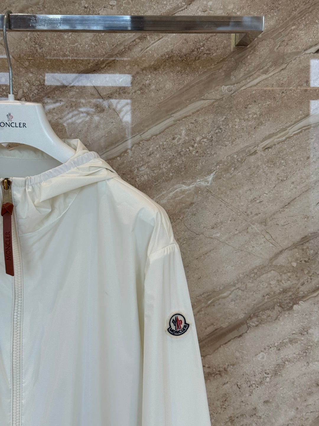 MONCLER 26S HOODED ZIP-UP JACKET 685