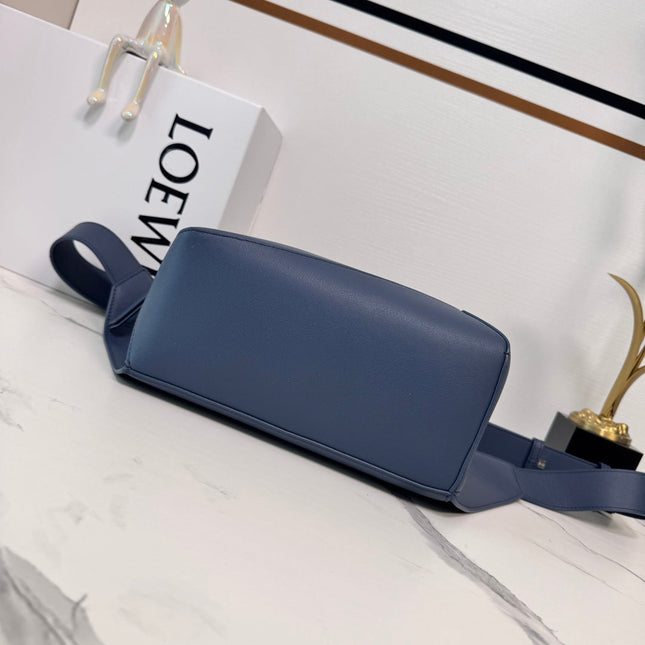 LOEWE 26S PUZZLE EDGE MEDIUM BAG 24 IN DENIM BLUE CALFSKIN