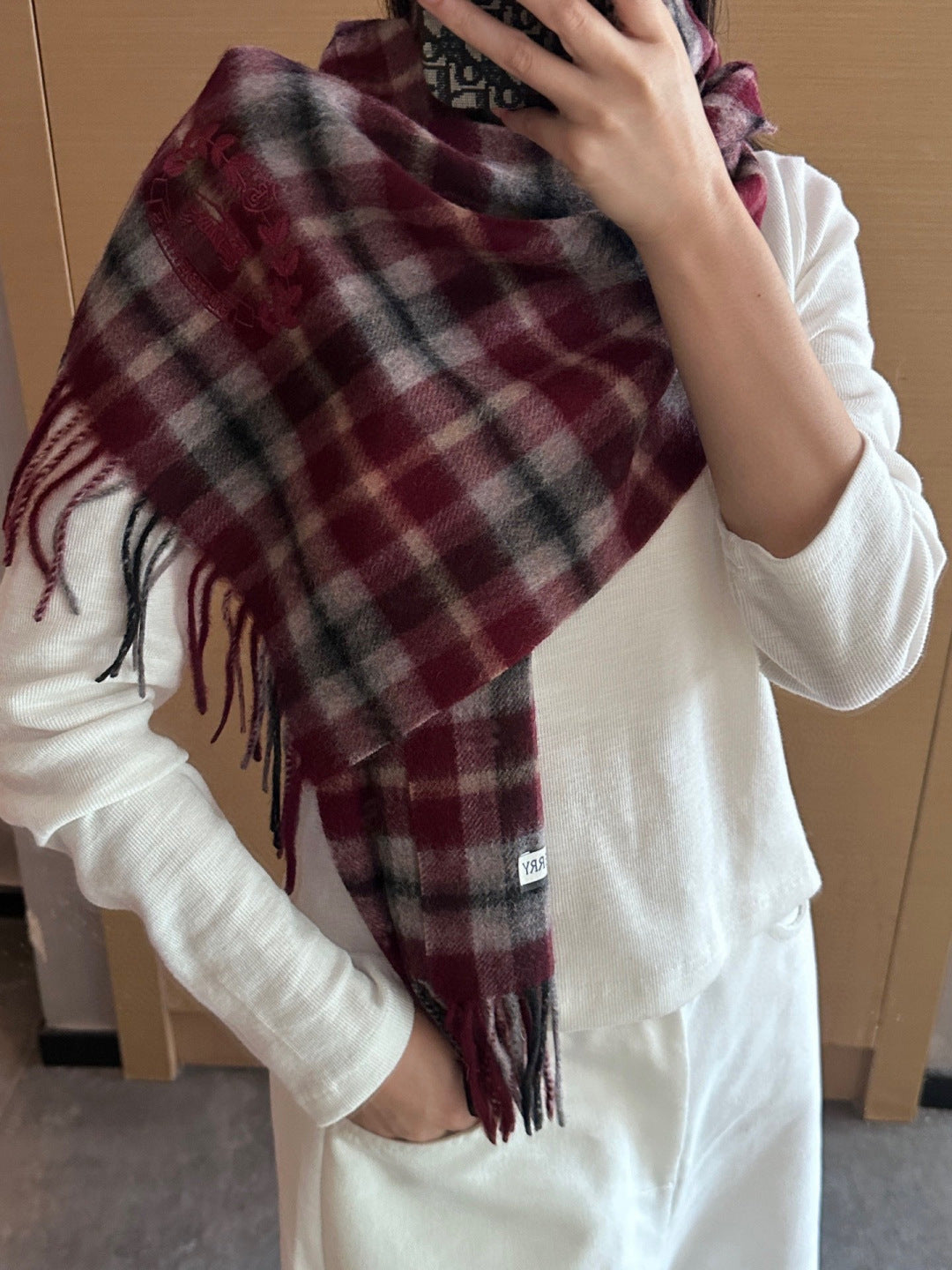BURBERRY 26S SCARF 180CM IN CASHMERE 143356