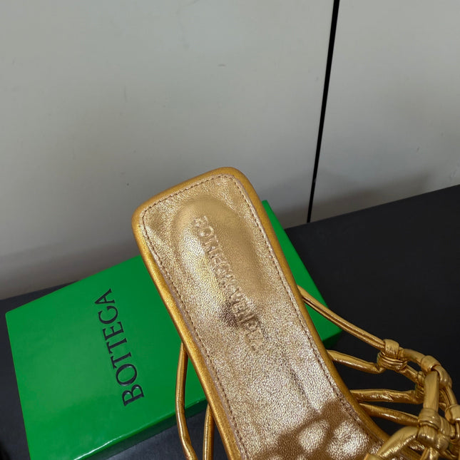 BOTTEGA VENETA 26S WOVEN STRAP SANDALS IN GOLD LAMBSKIN