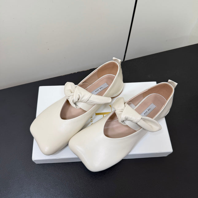 THE ROW 26S BALLET FLATS IN IVORY WHITE KNOT DETAIL CALFSKIN WITH SQUARE TOE