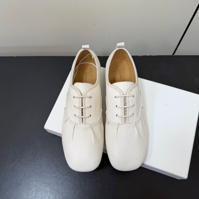 THE ROW 26S LACE UP DERBY FLATS IN WHITE CALFSKIN  WITH SQUARE TOE