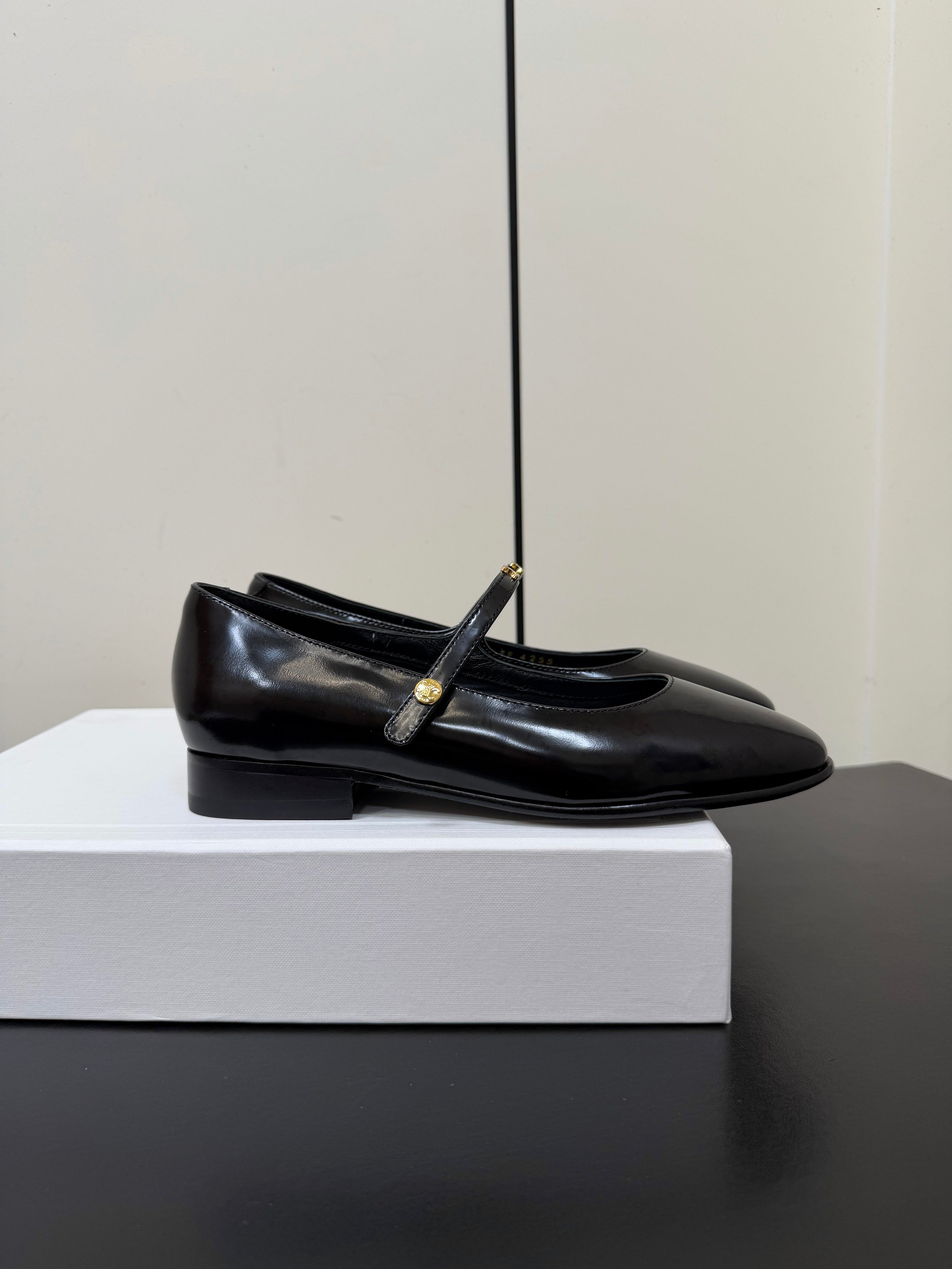 CELINE 26S MARY JANE FLATS IN BLACK GLOSSY CALFSKIN GOLD HARDWARE