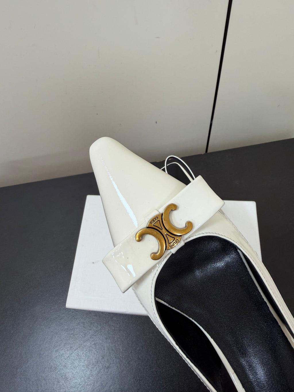 CELINE 26S TRIOMPHE SLINGBACK PUMPS IN WHITE PATENT CALFSKIN GOLD HARDWARE