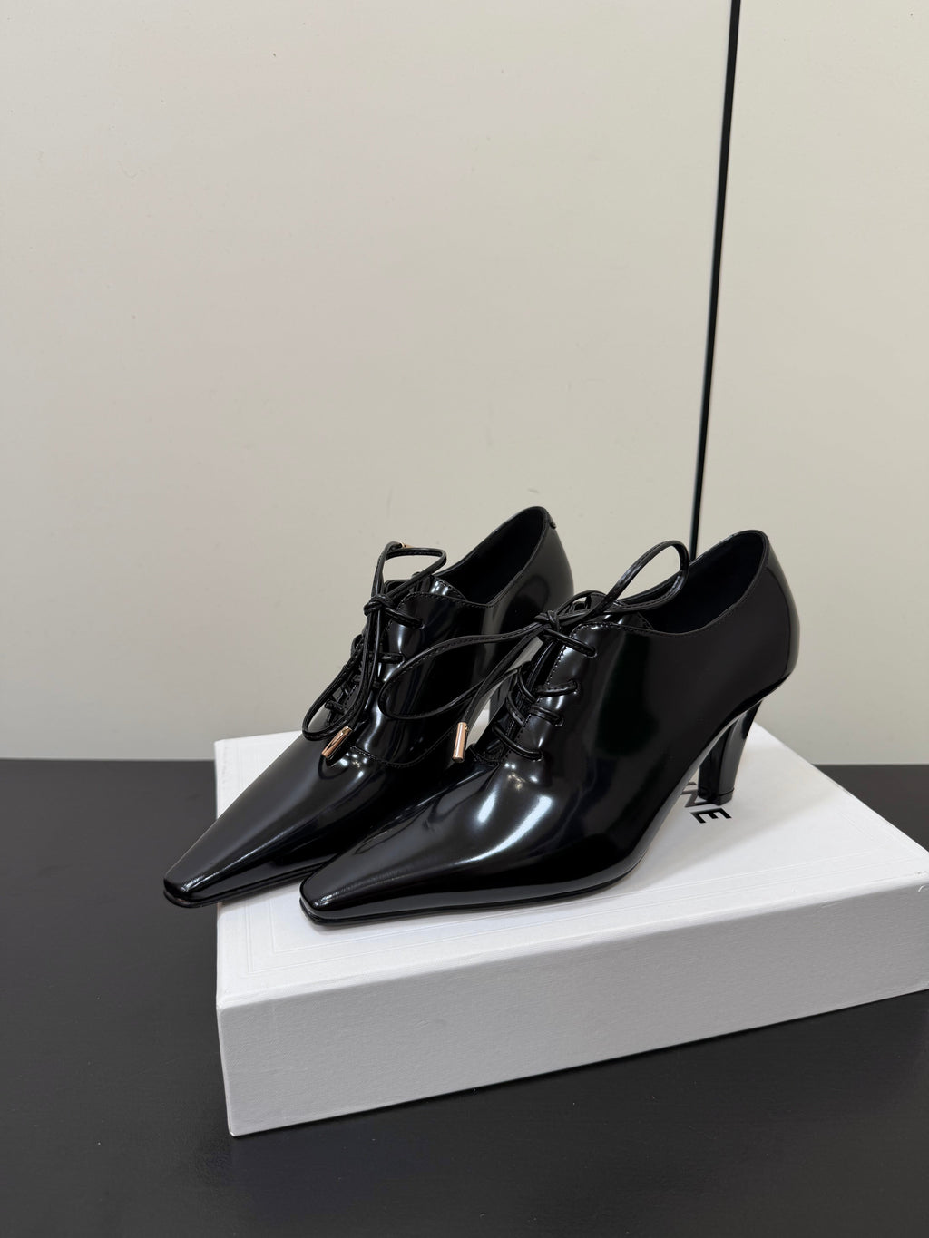 CELINE 26S LACE UP POINTED TOE PUMPS IN BLACK PATENT CALFSKIN