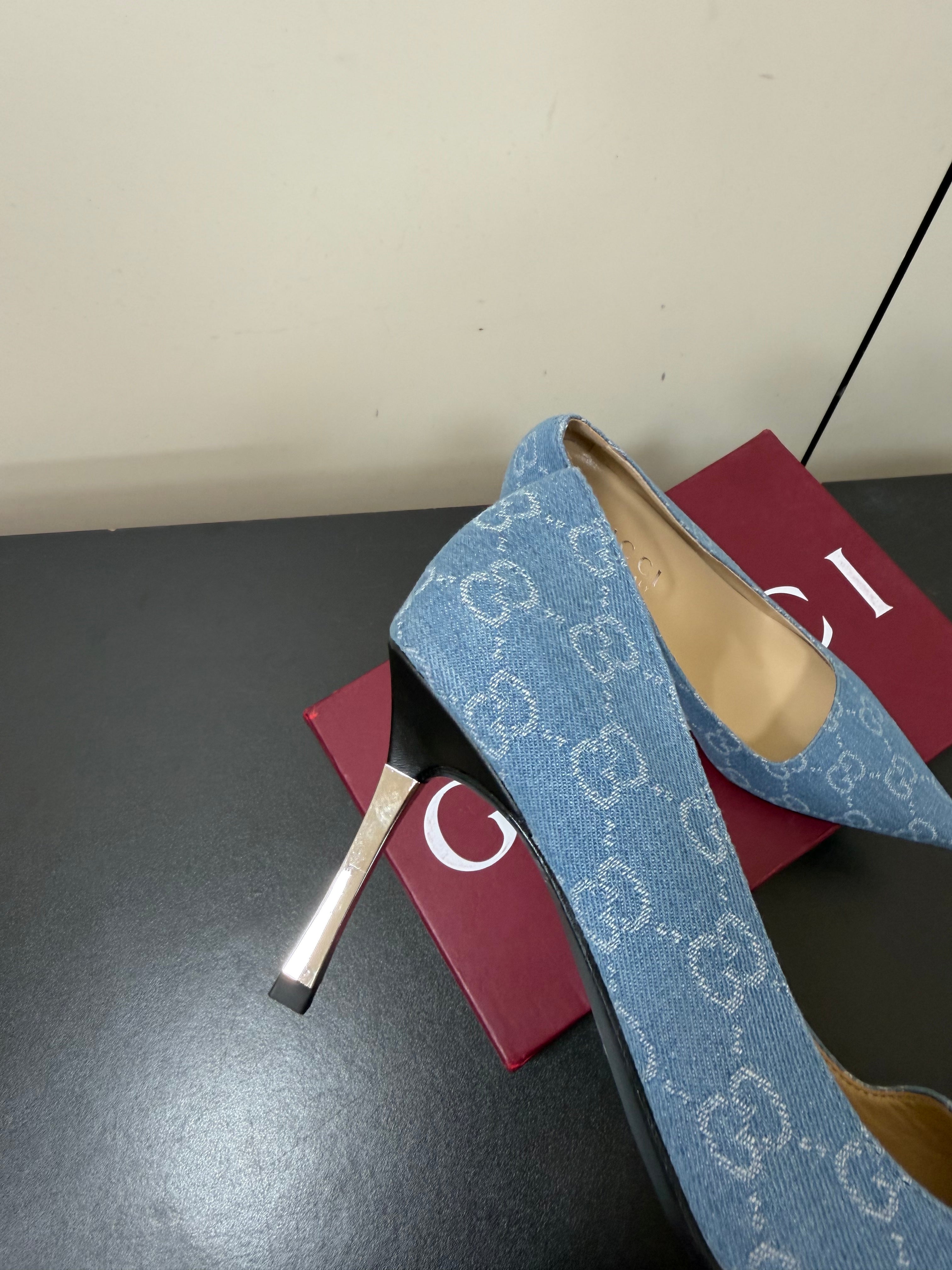 GUCCI 26S POINTED TOE PUMPS 85MM IN LIGHT BLUE DENIM GG MONOGRAM