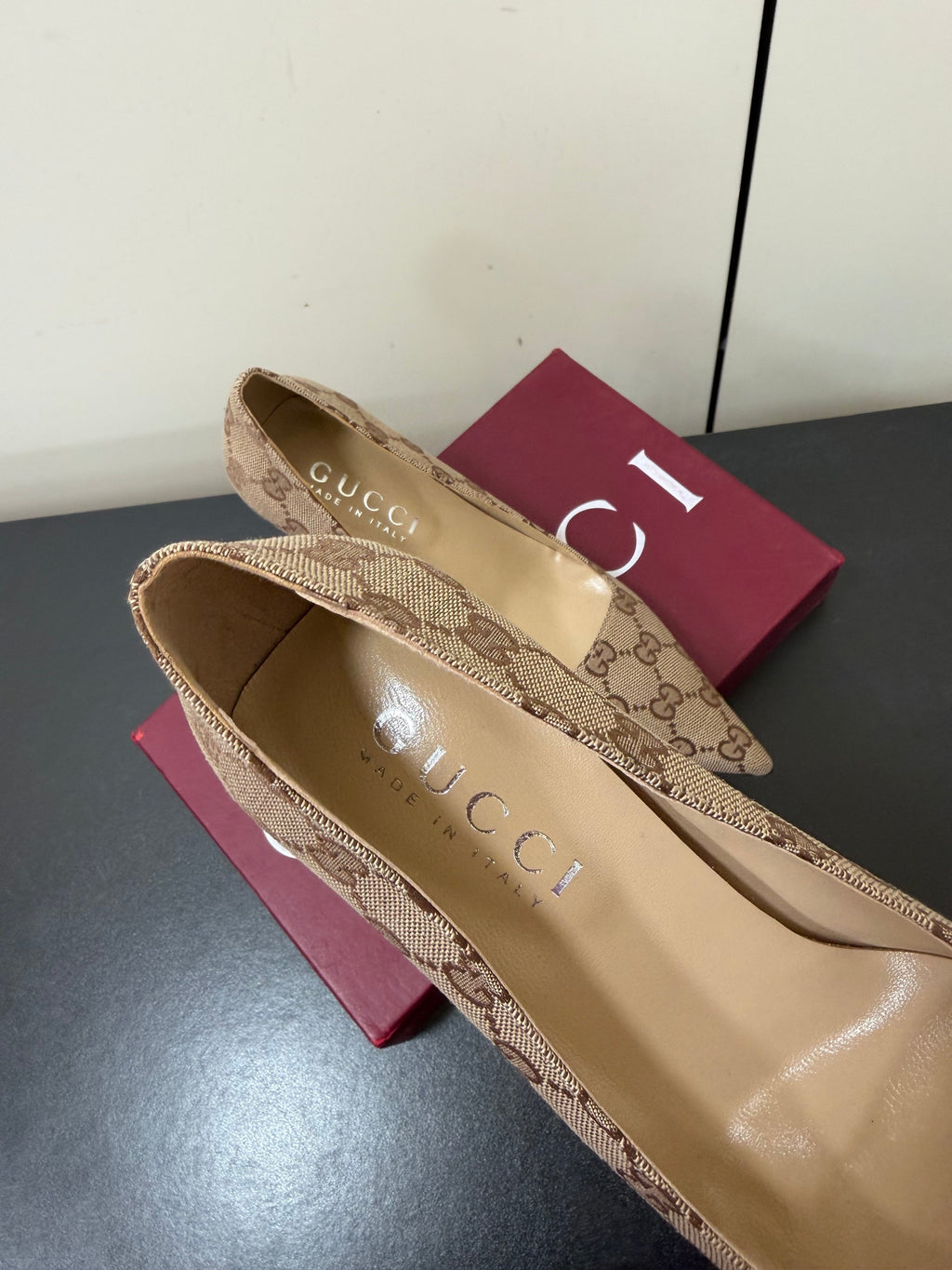GUCCI 26S POINTED TOE PUMPS 85MM IN BEIGE BROWN CANVAS GG MONOGRAM