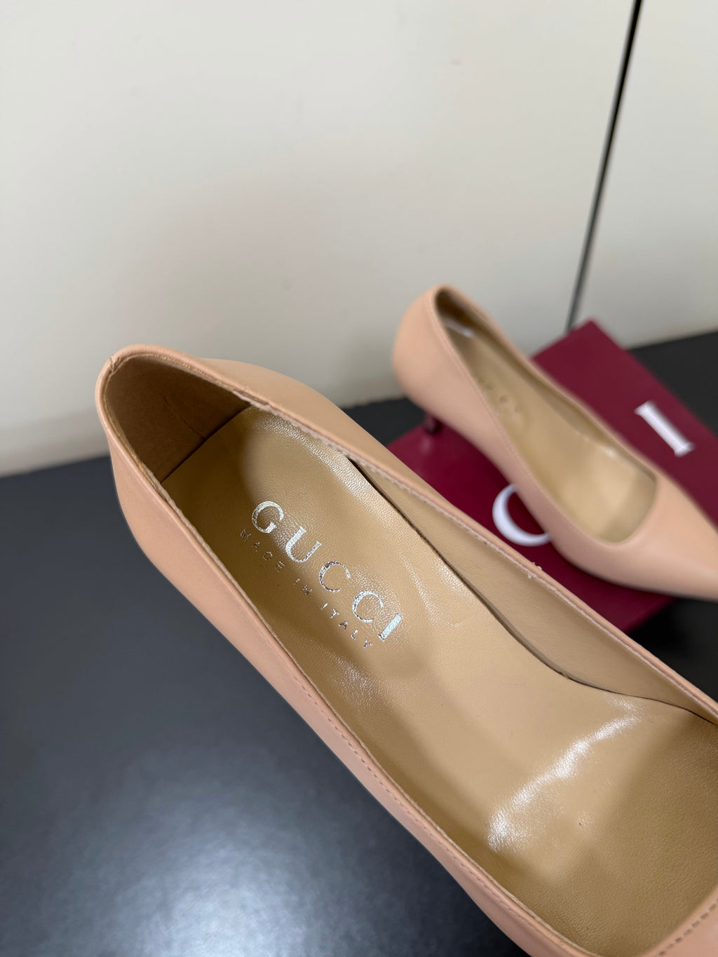 GUCCI 26S POINTED TOE PUMPS 85MM IN NUDE BEIGE CALFSKIN