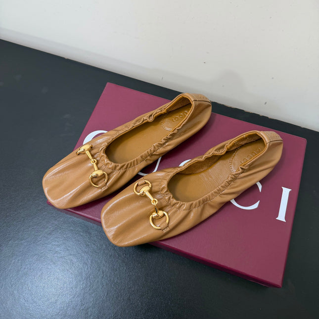 GUCCI 26S BALLET FLATS IN CARAMEL BROWN SHINY CALFSKIN GOLD HARDWARE