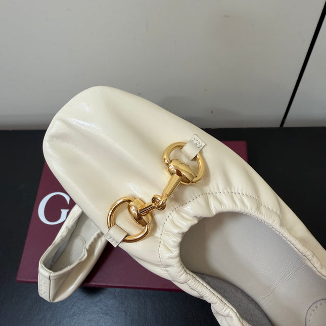 GUCCI 26S BALLET FLATS IN WHITE SHINY CALFSKIN GOLD HARDWARE