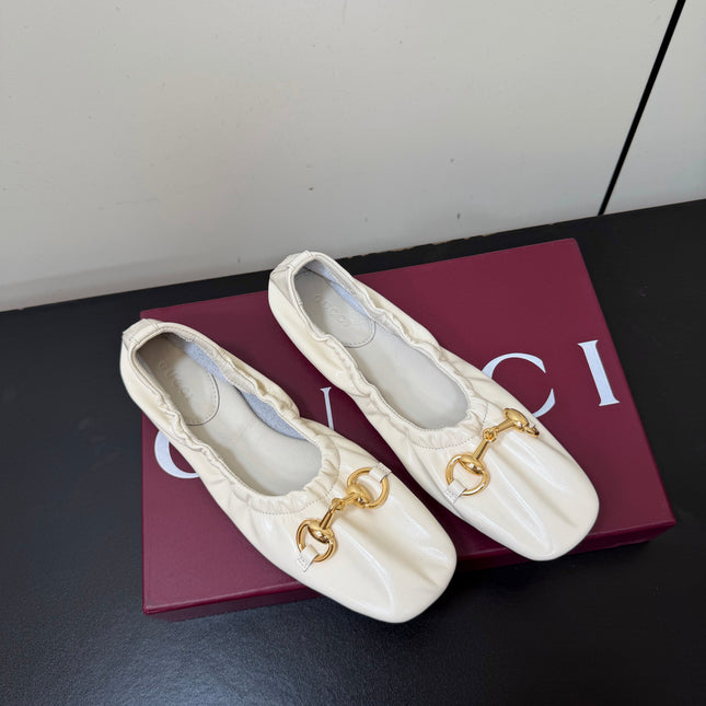 GUCCI 26S BALLET FLATS IN WHITE SHINY CALFSKIN GOLD HARDWARE