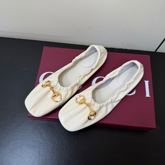 GUCCI 26S BALLET FLATS IN WHITE SHINY CALFSKIN GOLD HARDWARE
