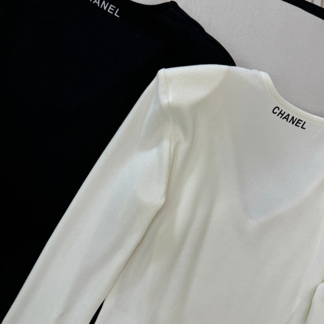 CHANEL 25S V-NECK T-SHIRT 608
