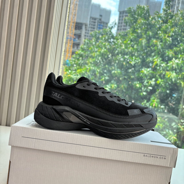 ALO 25S SALOMON SPECTUR SNEAKER IN BLACK FABRIC