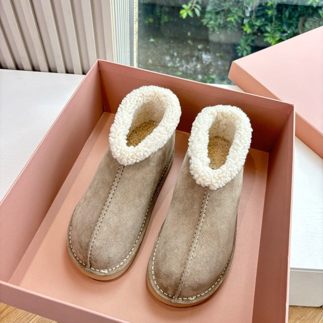 MIUMIU 26S ANKLE BOOTS IN BEIGE SUEDE AND SHEARLING