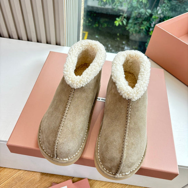 MIUMIU 26S ANKLE BOOTS IN BEIGE SUEDE AND SHEARLING