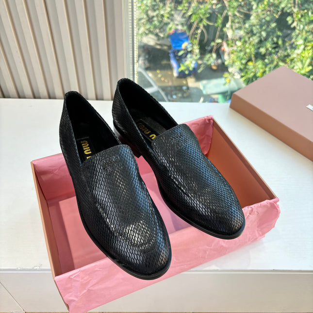MIUMIU 26S LOAFERS IN BLACK SNAKE EMBOSSED CALFSKIN