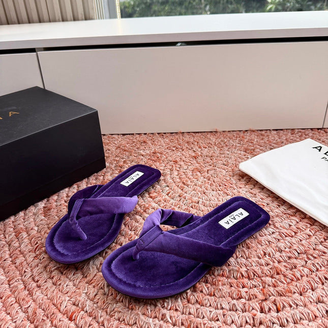 ALAIA 26S THONG SANDALS IN DARK PURPLE VELVET