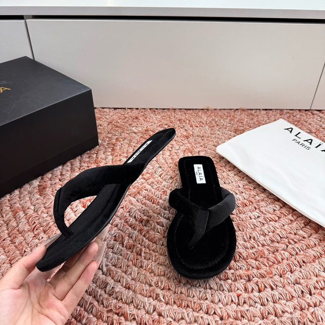 ALAIA 26S THONG SANDALS IN BLACK VELVET