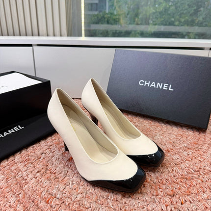 CHANEL 26S SQUARE TOE HIGH HEELS IN WHITE LAMBSKIN WITH BLACK TOE