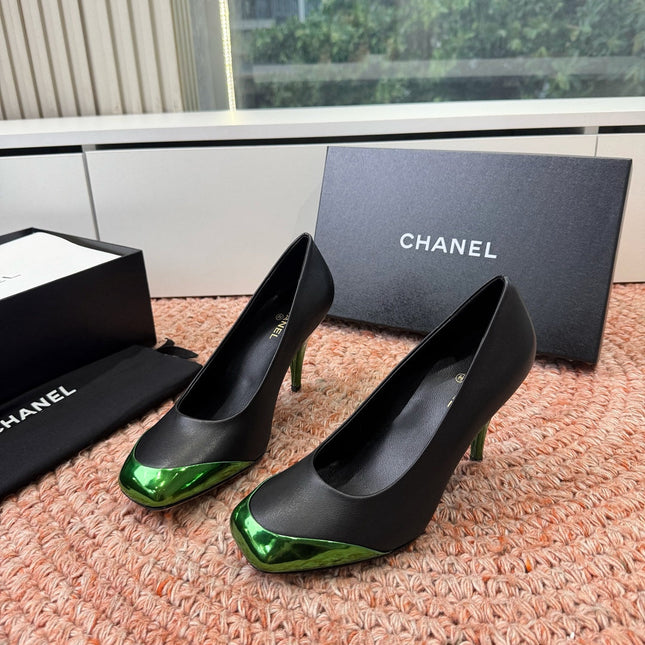 CHANEL 26S SQUARE TOE HIGH HEELS IN BLACK LAMBSKIN WITH GREEN TOE