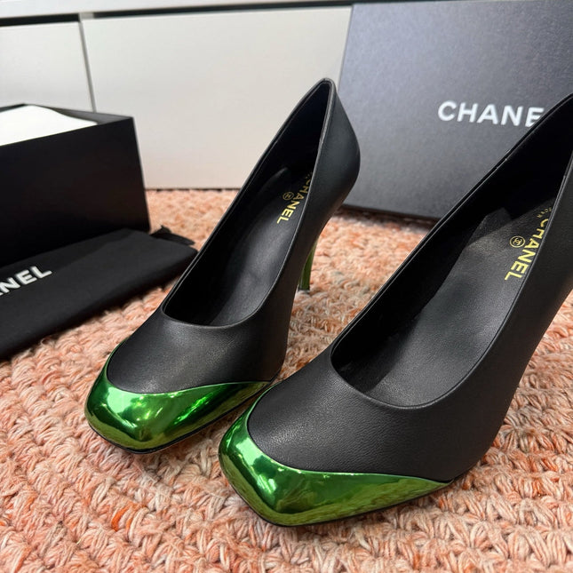 CHANEL 26S SQUARE TOE HIGH HEELS IN BLACK LAMBSKIN WITH GREEN TOE