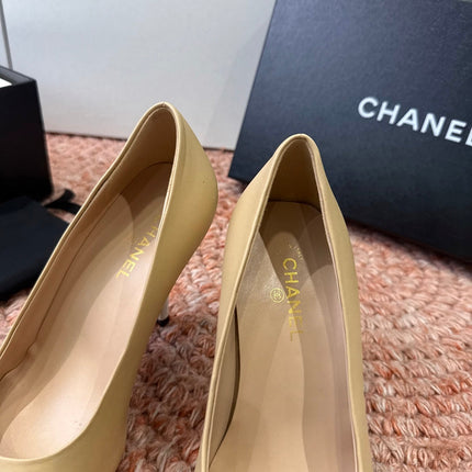 CHANEL 26S SQUARE TOE HIGH HEELS IN BEIGE LAMBSKIN WITH WHITE TOE