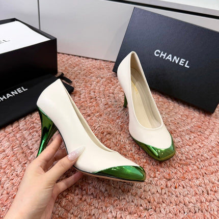 CHANEL 26S SQUARE TOE HIGH HEELS IN WHITE LAMBSKIN WITH GREEN TOE
