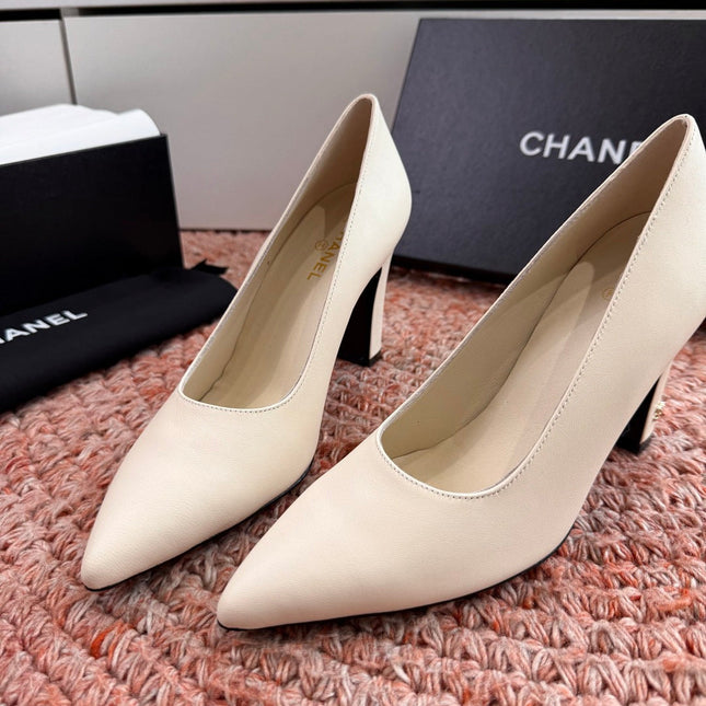 CHANEL 26S HIGH HEELS IN OFF WHITE SMOOTH LAMBSKIN
