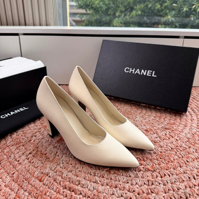 CHANEL 26S HIGH HEELS IN OFF WHITE SMOOTH LAMBSKIN