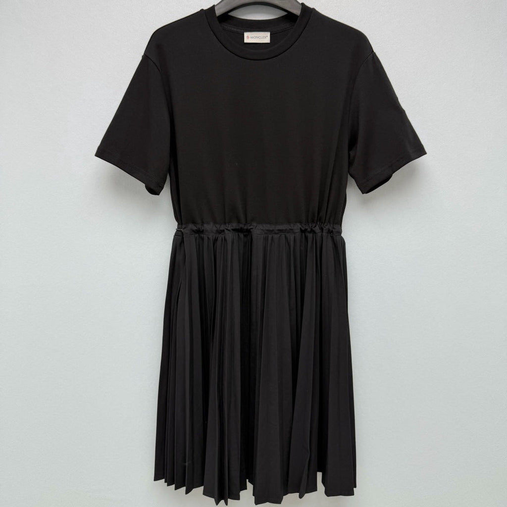 MONCLER 26S SHORT-SLEEVE PLEATED DRESS 681