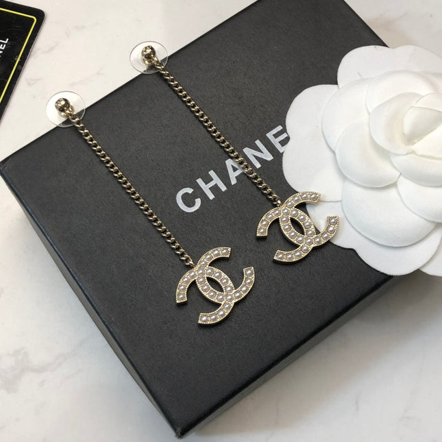 CHANEL 26S DOUBLE C LOGO PEARL PAVE DROP CHAIN EARRINGS IN GOLD METAL 631010