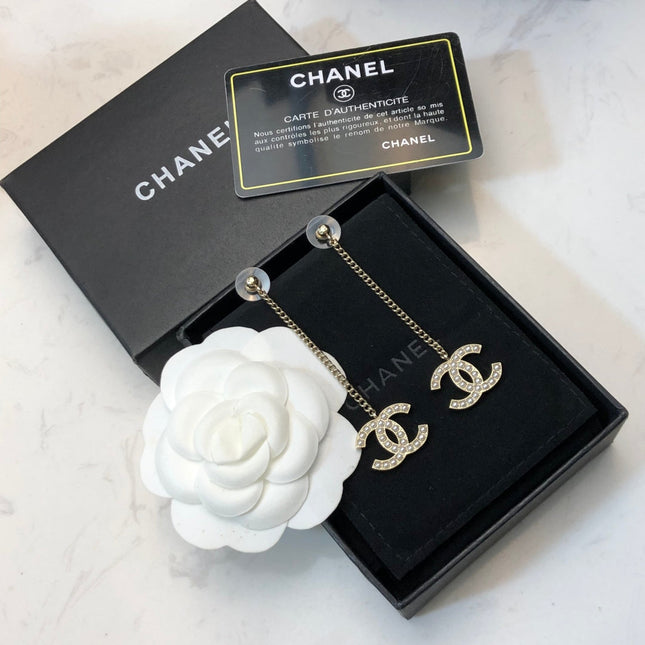 CHANEL 26S DOUBLE C LOGO PEARL PAVE DROP CHAIN EARRINGS IN GOLD METAL 631010