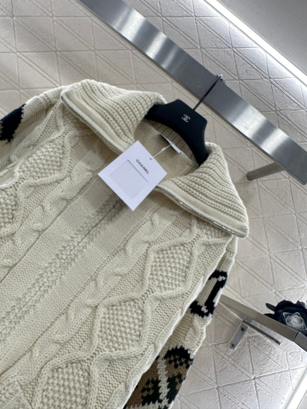CHANEL 25S ZIPPERED CARDIGAN STYLE 115