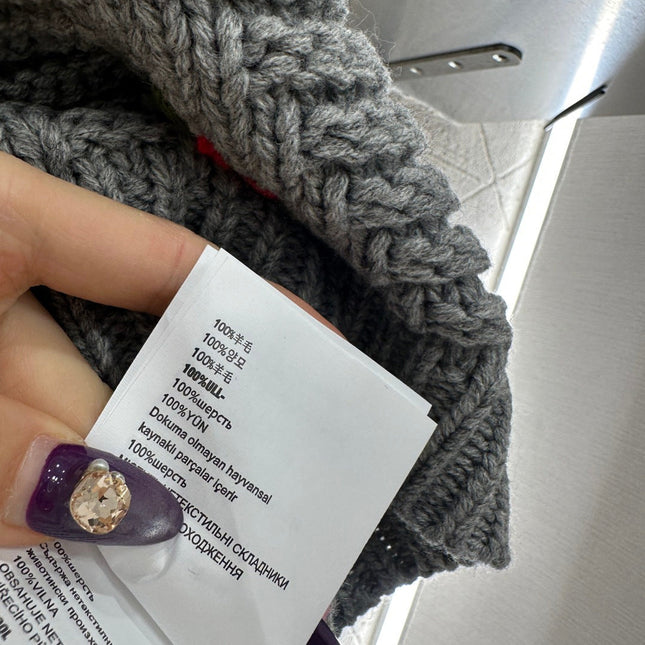 MIUMIU SWEATER STYLE 822