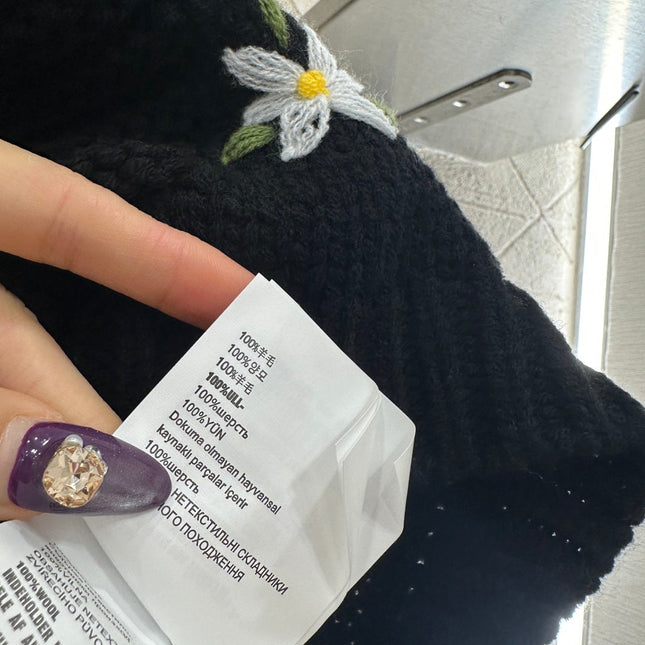 MIUMIU SWEATER STYLE 823