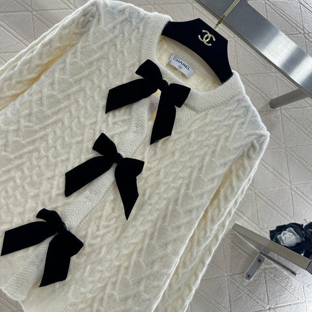 CHANEL 26S CARDIGAN 698