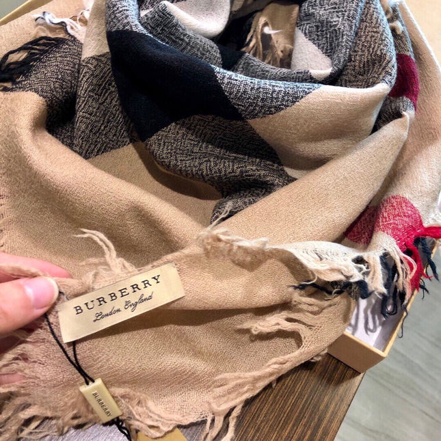 BURBERRY 26S SCARF 140CM IN CASHMERE 156978