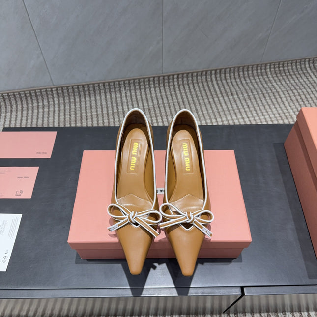MIUMIU 26S POINTED TOE PUMPS 55MM IN CARAMEL BROWN CALFSKIN WITH BOW