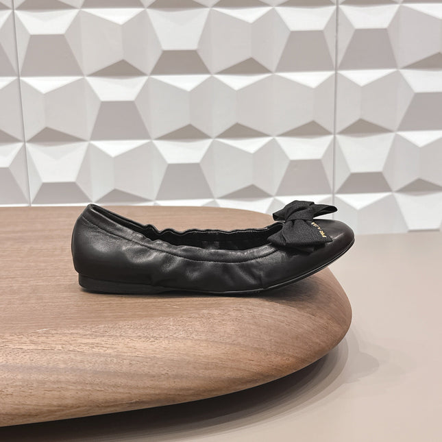 PRADA 26S ROUND TOE FLATS WITH BOW IN BLACK CALFSKIN