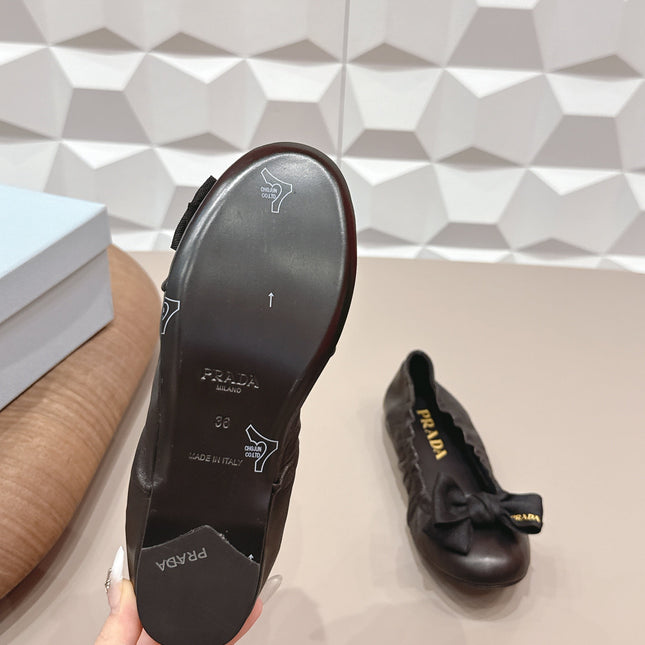 PRADA 26S ROUND TOE FLATS WITH BOW IN BLACK CALFSKIN